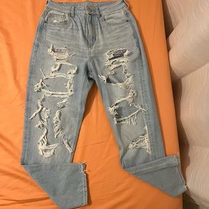 AE Size 6 Regular Mom Jeans (Used)